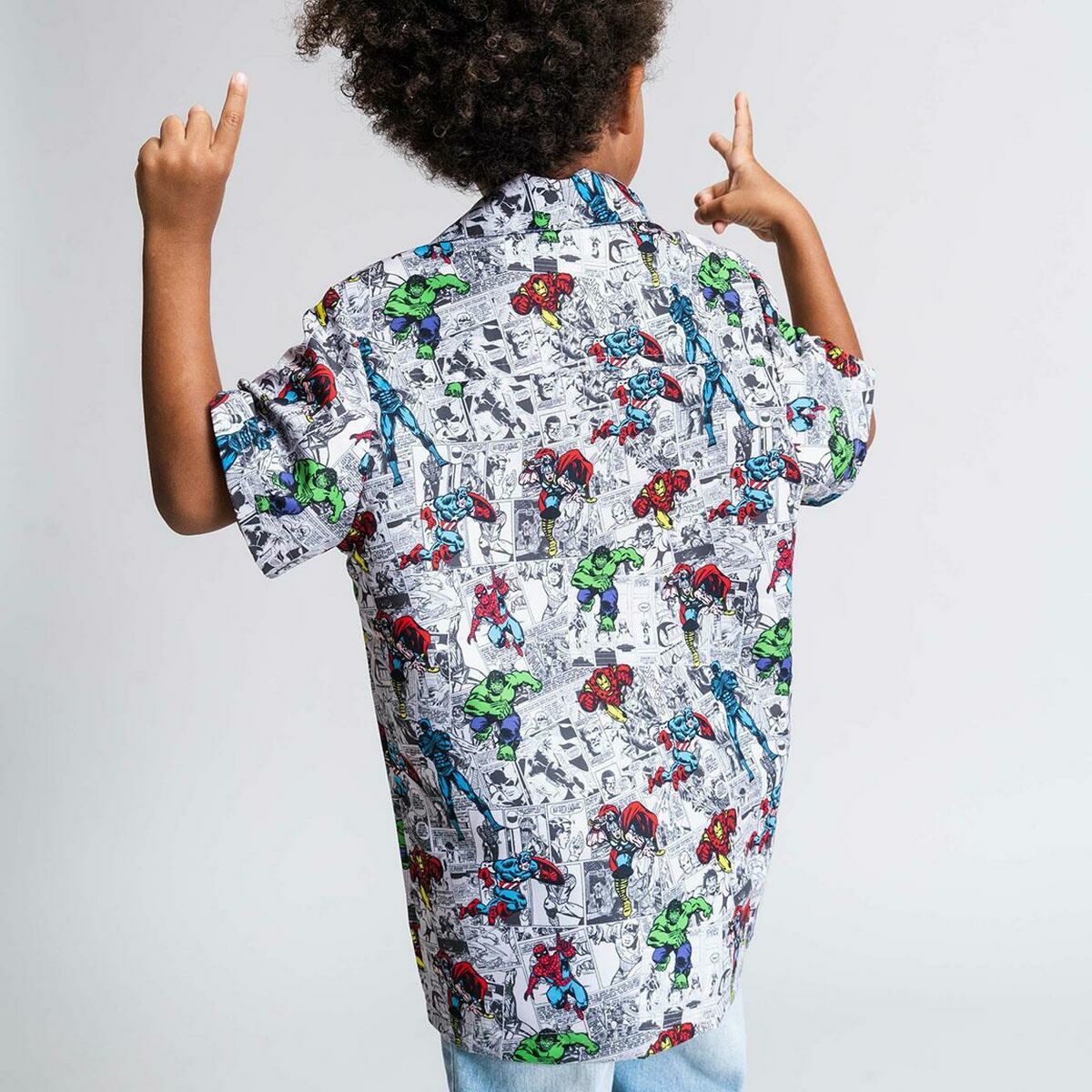 Camisa Marvel Cinzento claro | Acexarme. Mais modelos Roupa, Menino disponíveis.