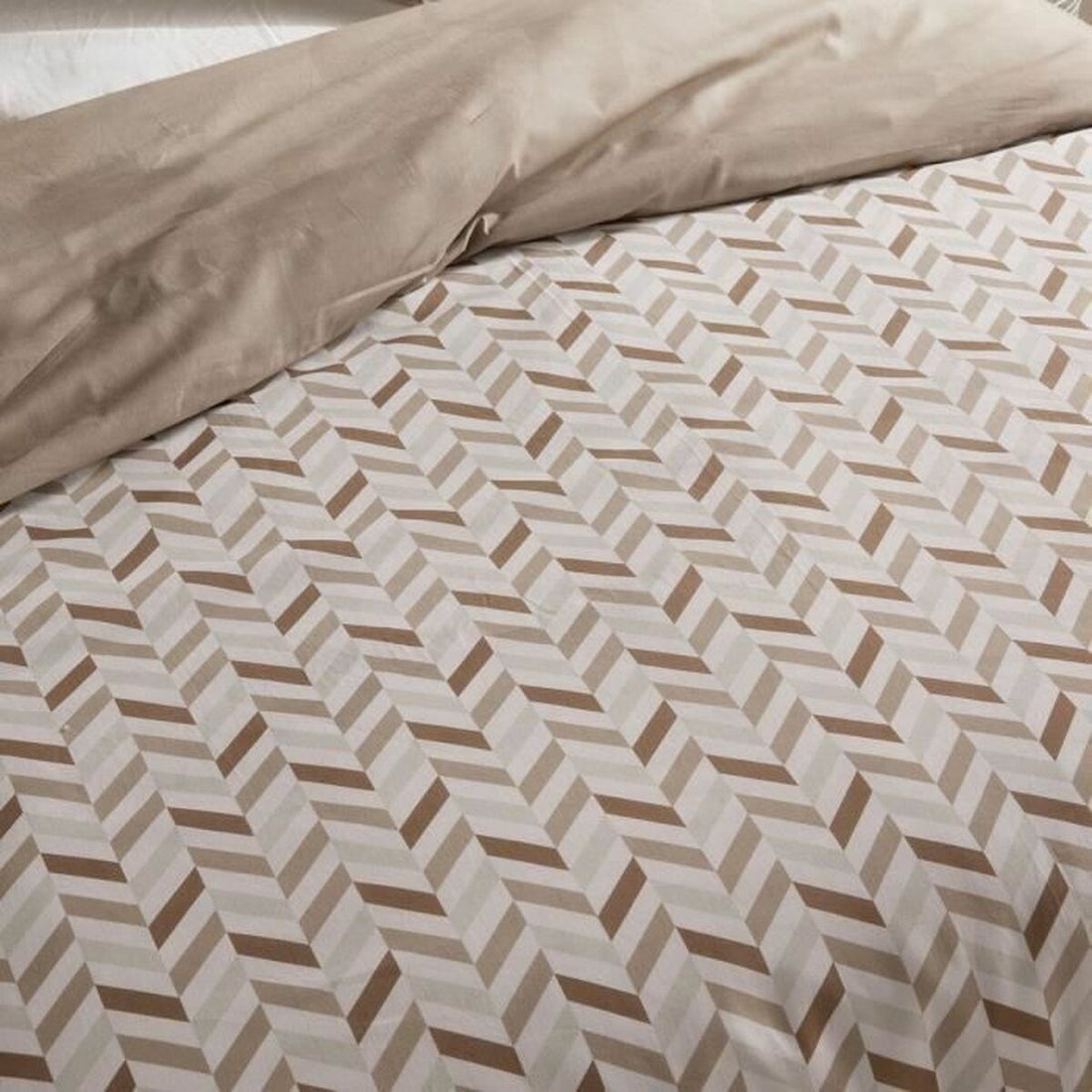 V3H8C3A90C45DB19A54F936916D4C0AD9B6R5826467P2