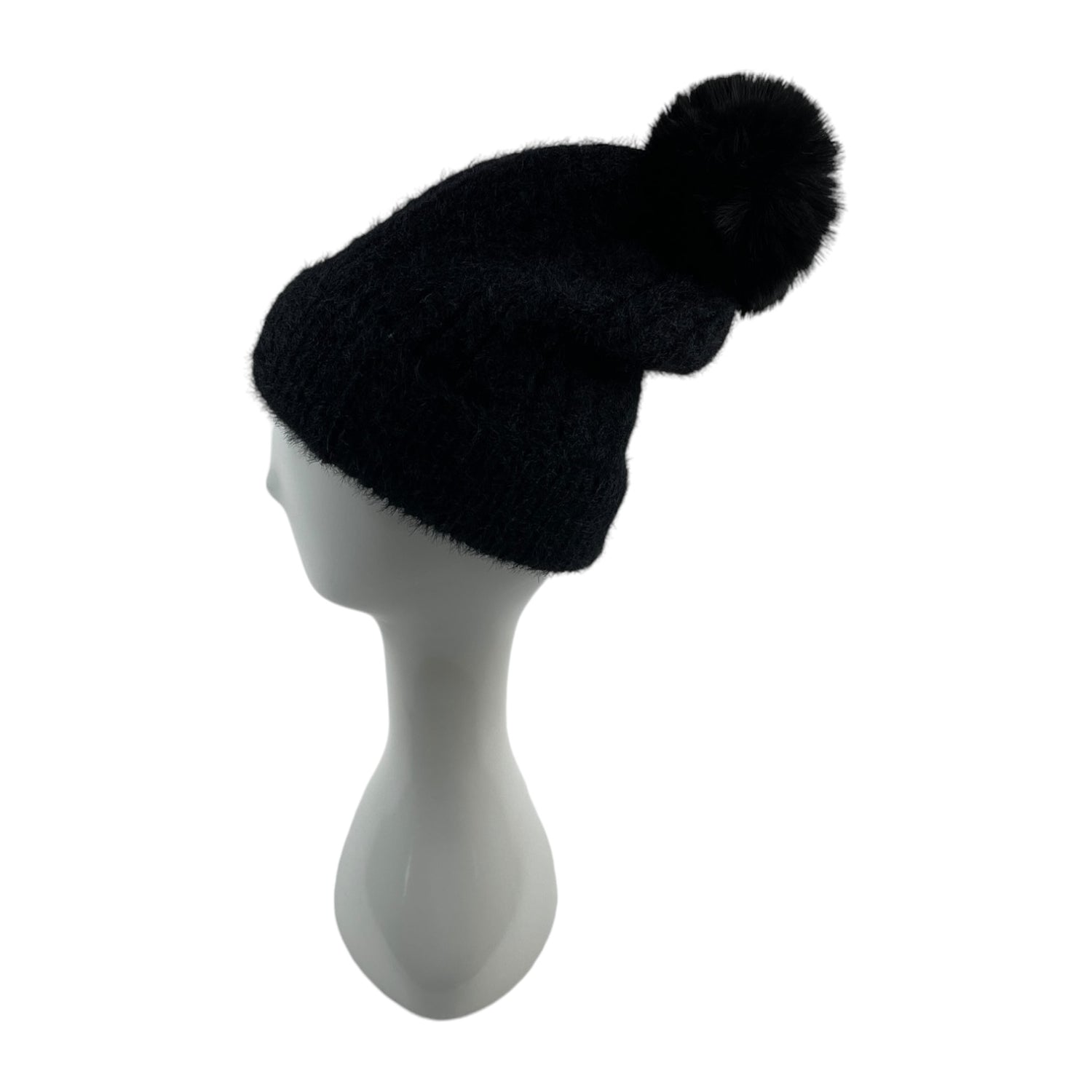 Gorro Preto Pompom Mulher | Acexarme. Mais modelos Gorros Mulher disponíveis.